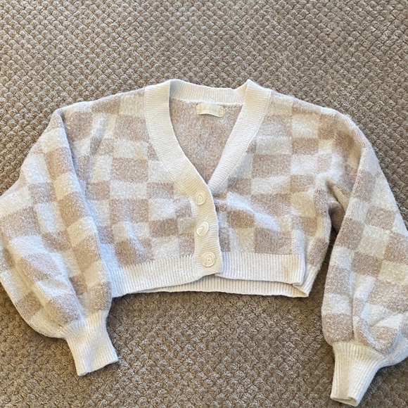Altar'd State Sweaters - Altar’d State size small-juniors. Checkered Beige and Cream cropped Sweater